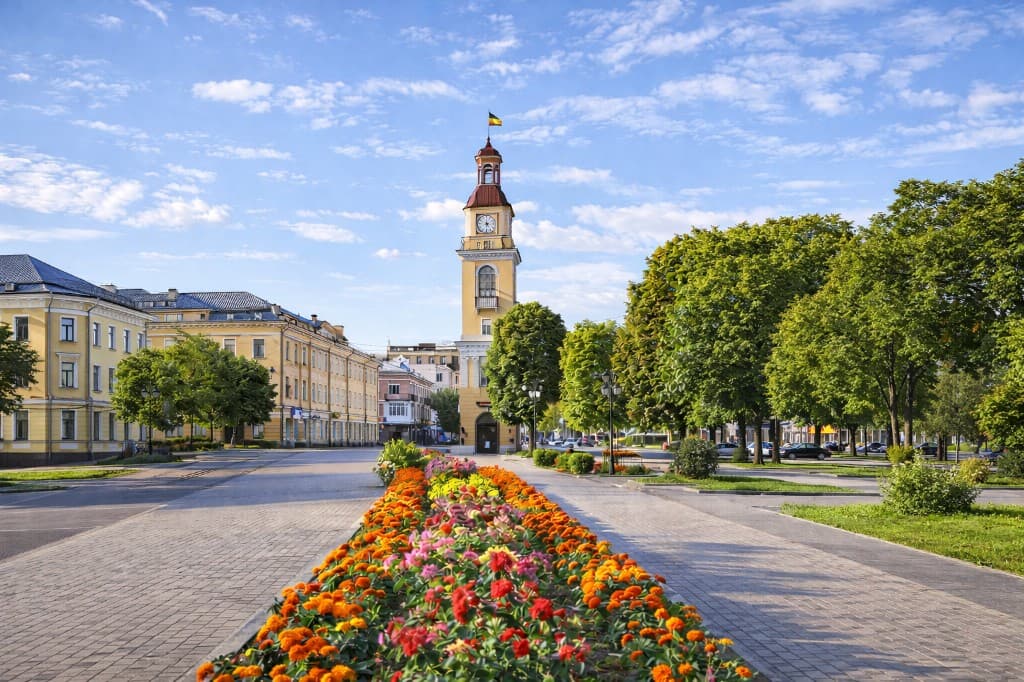 Хмельницький — центральна площа з ратушею